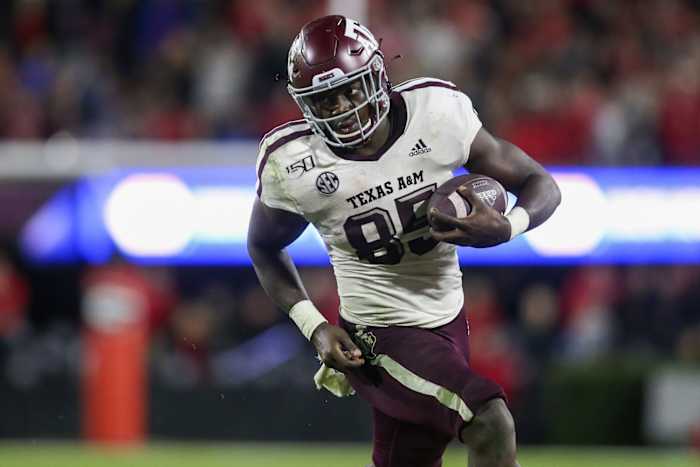 Texas A&M tight end Jalen Wydermyer runs after catch